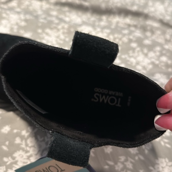 Toms Black Women’s Suede Ankle Booties SOLD OUT with Heel Support CUTE size 9 - Picture 16 of 17